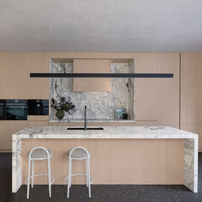 Kinsley by Elation Group: Immersive Warmth with Blonde Oak Woodmatt